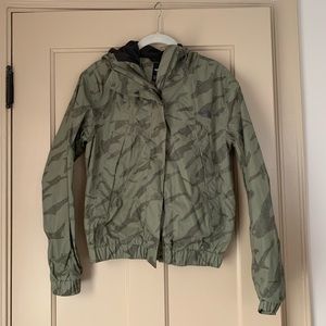 North Face camouflage raincoat / windbreaker